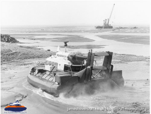 SRN5 with the IHTU -  (credit: The <a href='http://www.hovercraft-museum.org/' target='_blank'>Hovercraft Museum Trust</a>).